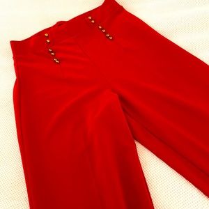 Red high-waisted pants 🌶